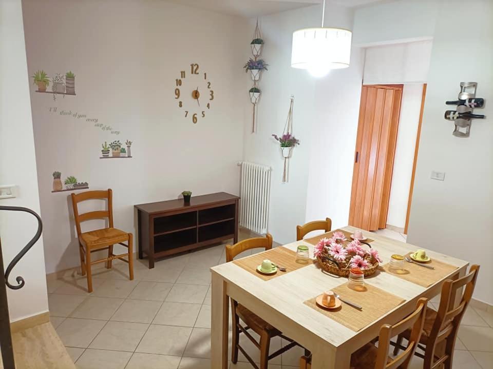 Appartamento La Casa Di Kiki Mola di Bari Esterno foto
