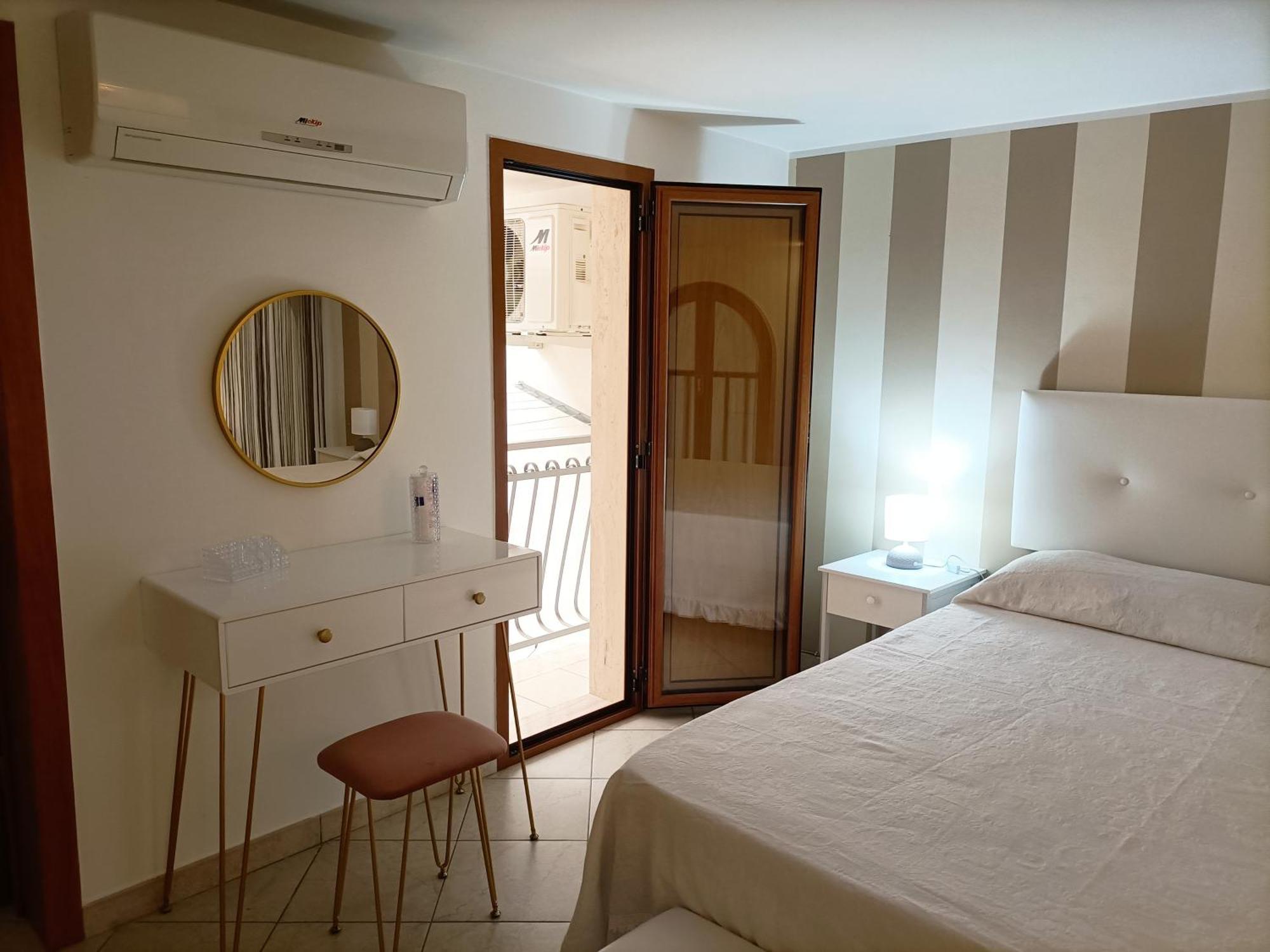 Appartamento La Casa Di Kiki Mola di Bari Esterno foto